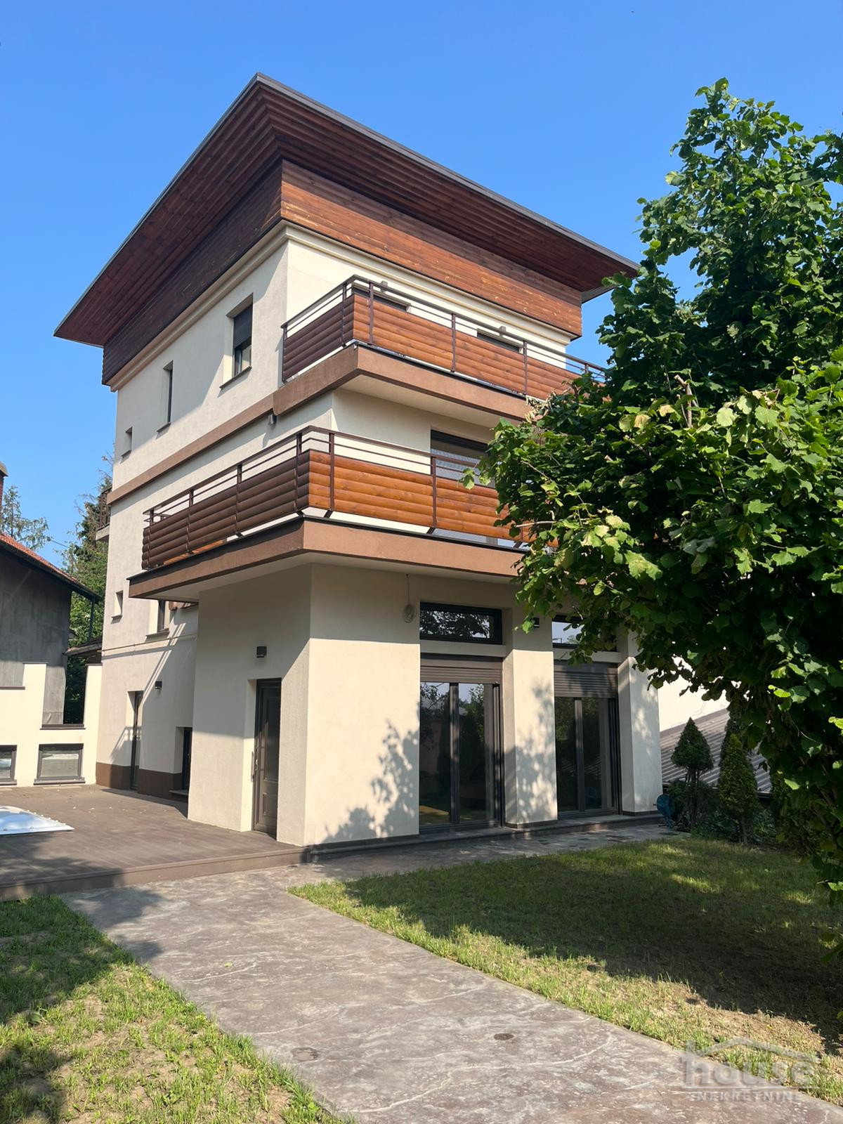 Kuća Izdavanje Novi Sad Kuća Izdavanje Novi Sad 247 m2