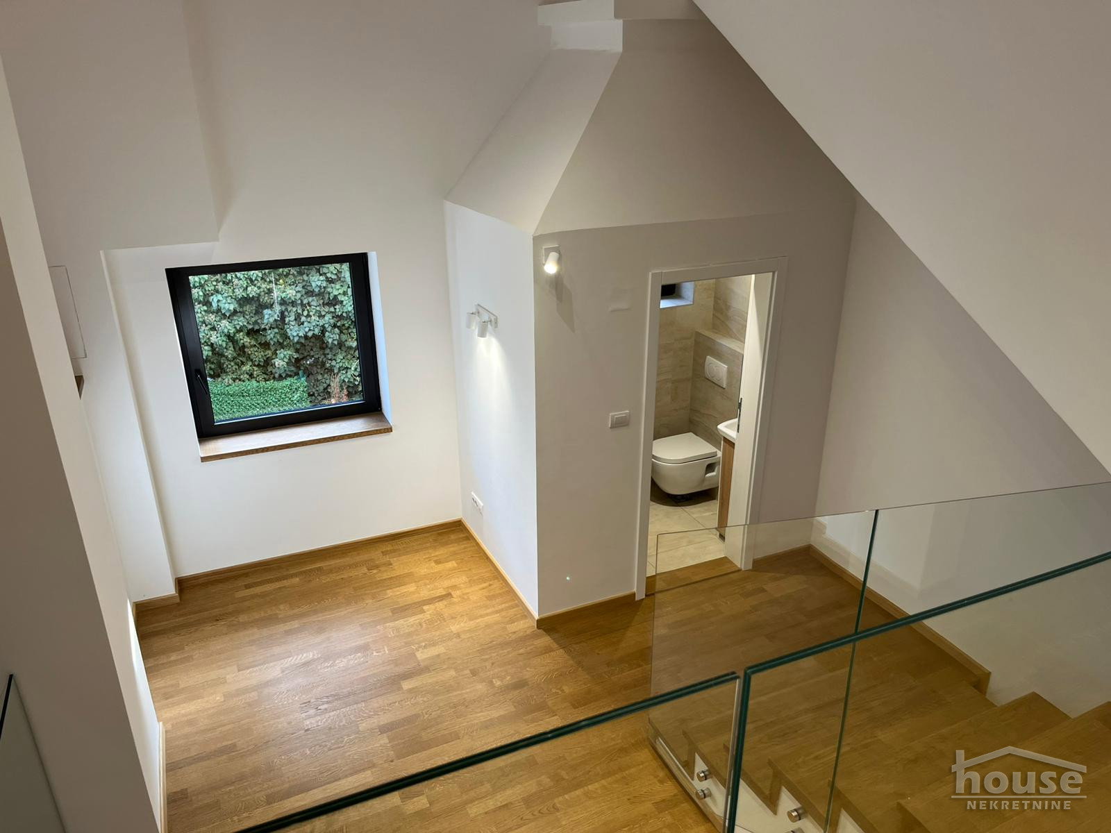 izdavanje-Cardak-9117331-cgbrn Kuća za izdavanje, Čardak, Novi Sad, 247m², 1.700 €/mes