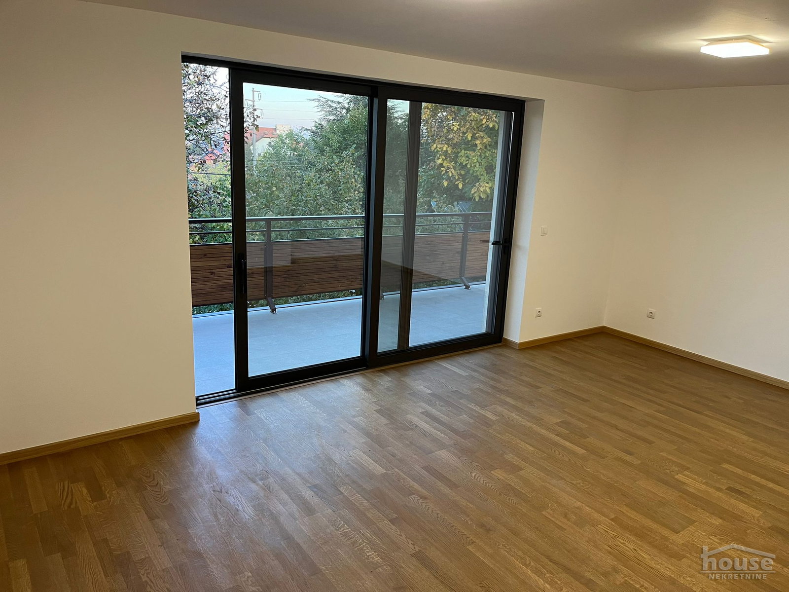 izdavanje-Cardak-9117331-jqdzm Kuća za izdavanje, Čardak, Novi Sad, 247m², 1.700 €/mes