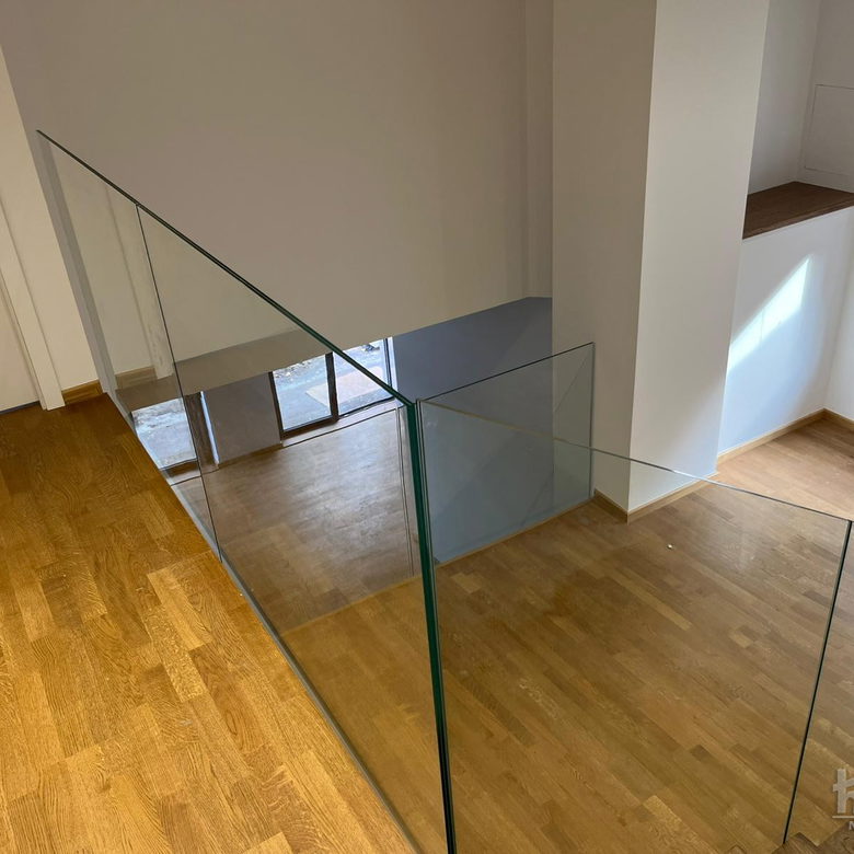 Kuća za izdavanje, Čardak, Novi Sad, 247m², 1.700 €/mes