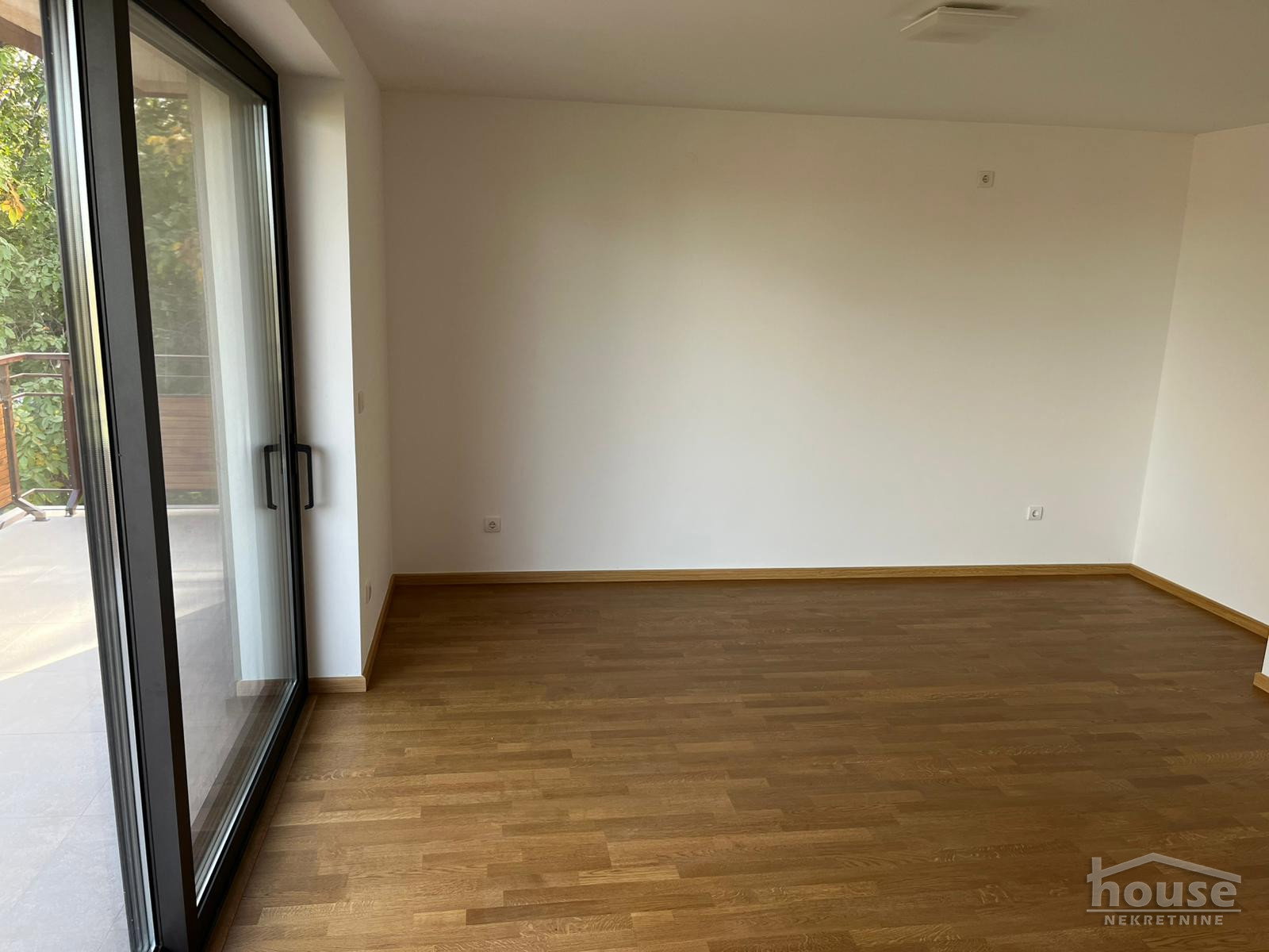Kuća Izdavanje Novi Sad Kuća Izdavanje Novi Sad 247 m2