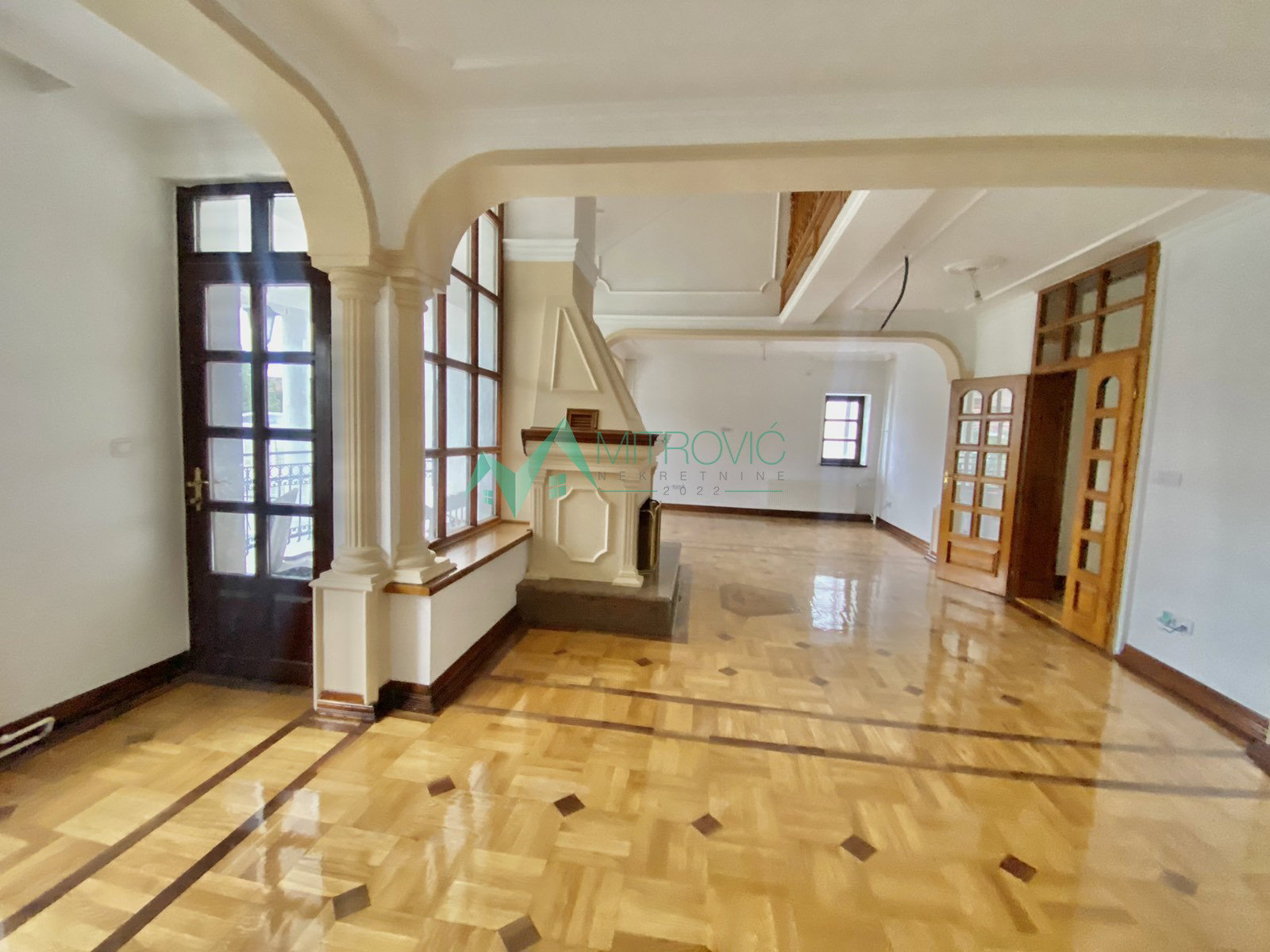izdavanje-adamoviCevo-naselje-9100667-7tj7o Lokal na prodaju, Adamovićevo Naselje, Novi Sad, 1000m², 8.000 €