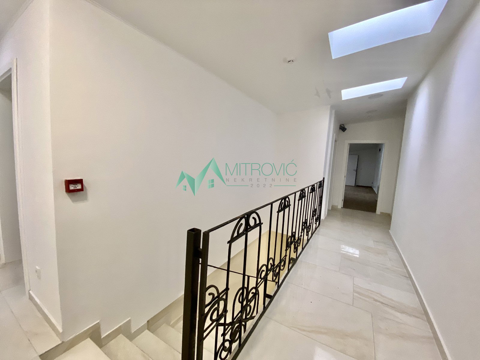 izdavanje-adamoviCevo-naselje-9100667-jhgra Lokal na prodaju, Adamovićevo Naselje, Novi Sad, 1000m², 8.000 €