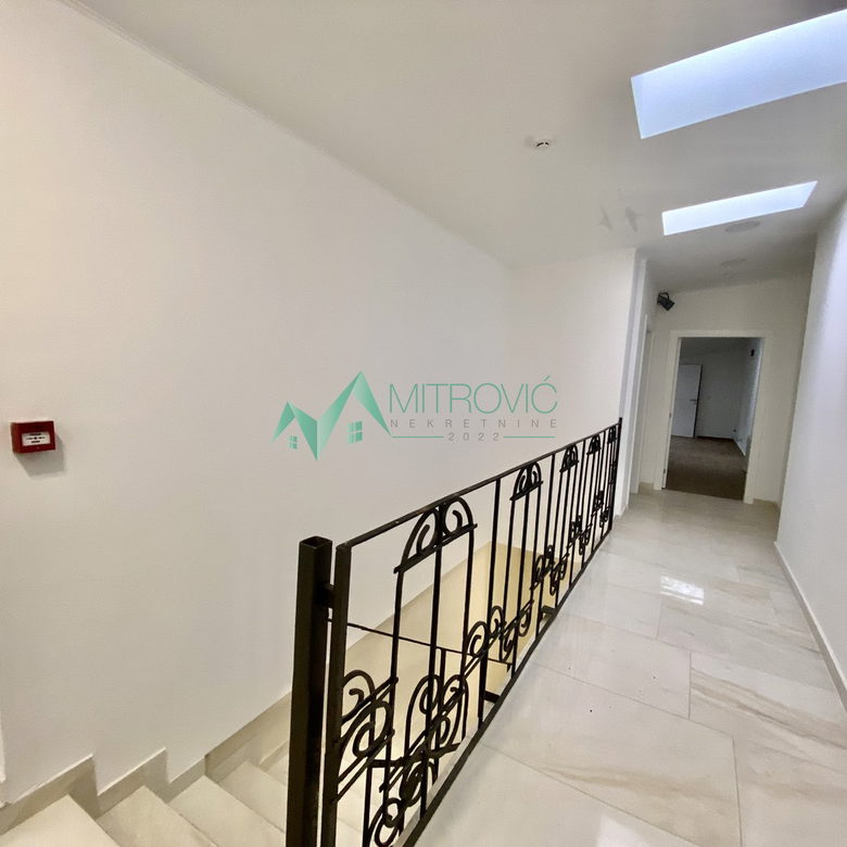 Lokal na prodaju, Adamovićevo Naselje, Novi Sad, 1000m², 8.000 €