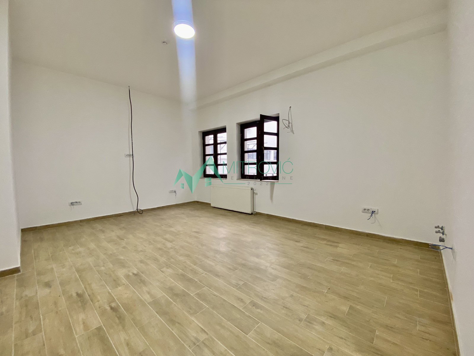 izdavanje-adamoviCevo-naselje-9100667-pjwiq Lokal na prodaju, Adamovićevo Naselje, Novi Sad, 1000m², 8.000 €