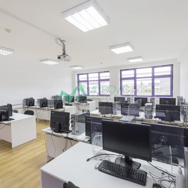Lokal na prodaju, Bulevar Evrope, Novi Sad, 200m², 2.000 €