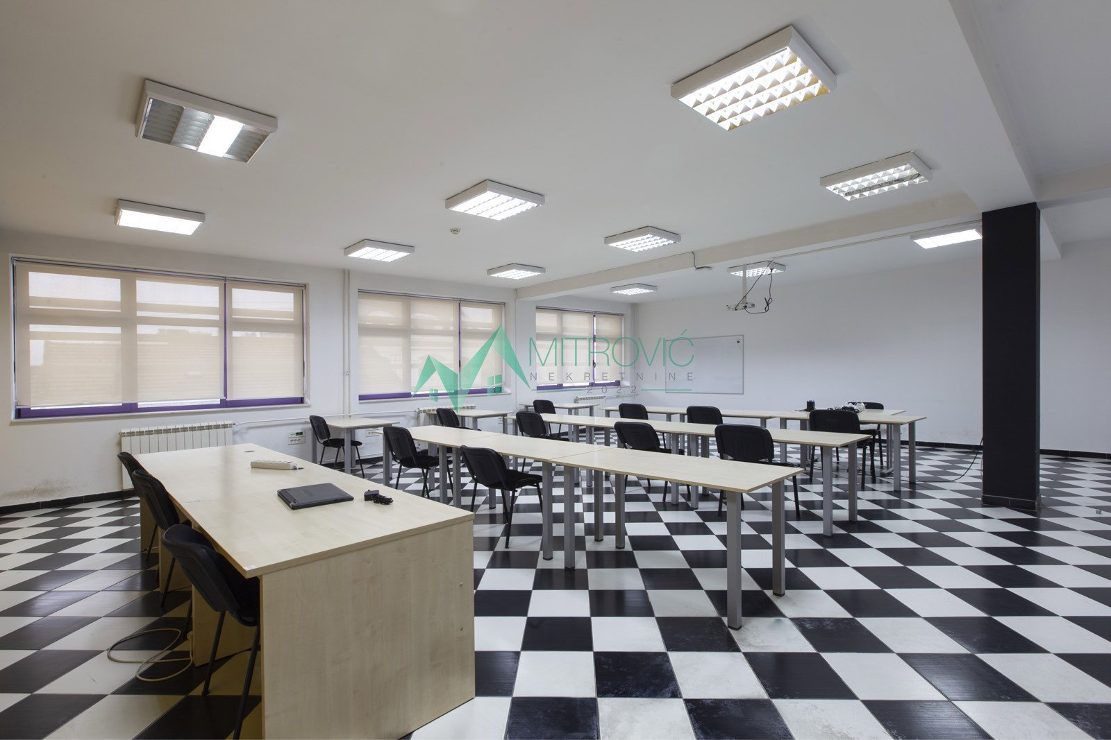 izdavanje-adamoviCevo-naselje-9101812-93ltj Lokal na prodaju, Bulevar Evrope, Novi Sad, 200m², 2.000 €