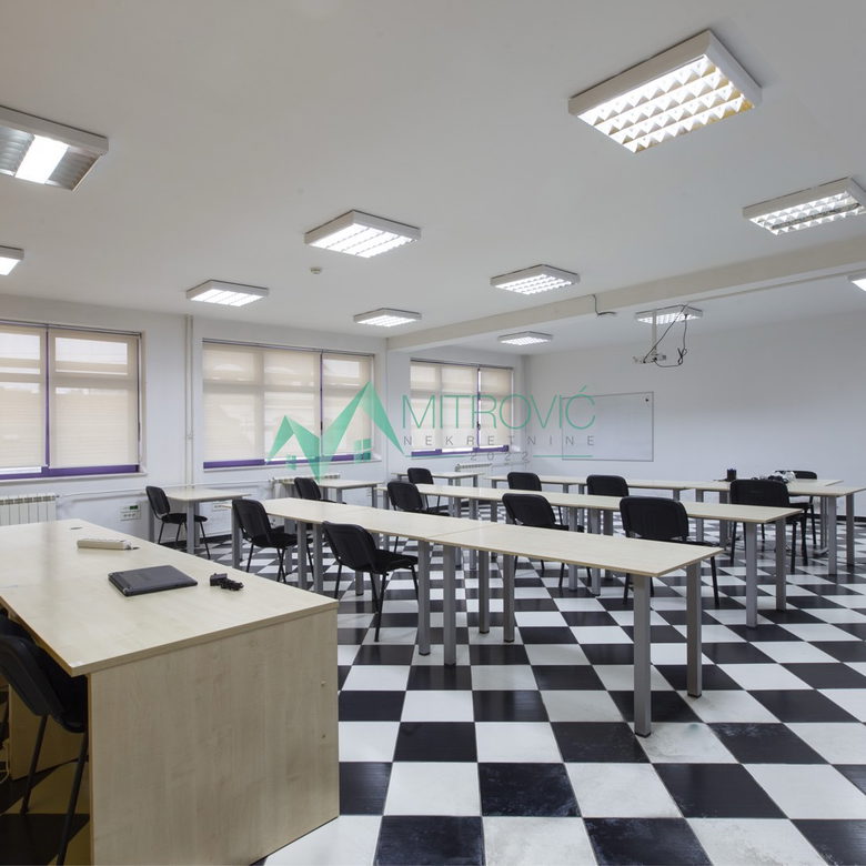 Lokal na prodaju, Bulevar Evrope, Novi Sad, 200m², 2.000 €