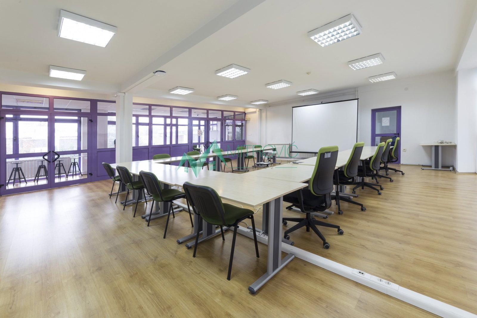 izdavanje-adamoviCevo-naselje-9101812-dncsz Lokal na prodaju, Bulevar Evrope, Novi Sad, 200m², 2.000 €