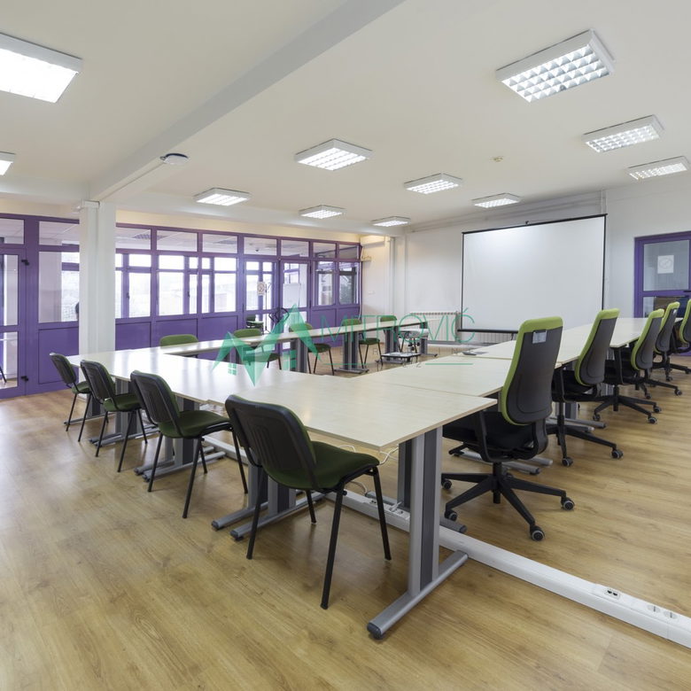 Lokal na prodaju, Bulevar Evrope, Novi Sad, 200m², 2.000 €