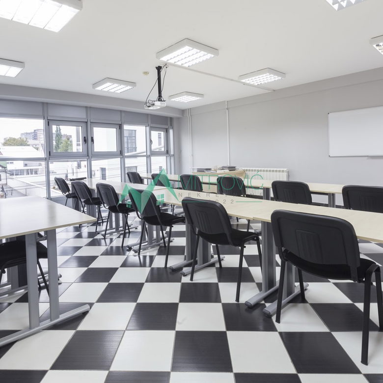 Lokal na prodaju, Bulevar Evrope, Novi Sad, 200m², 2.000 €