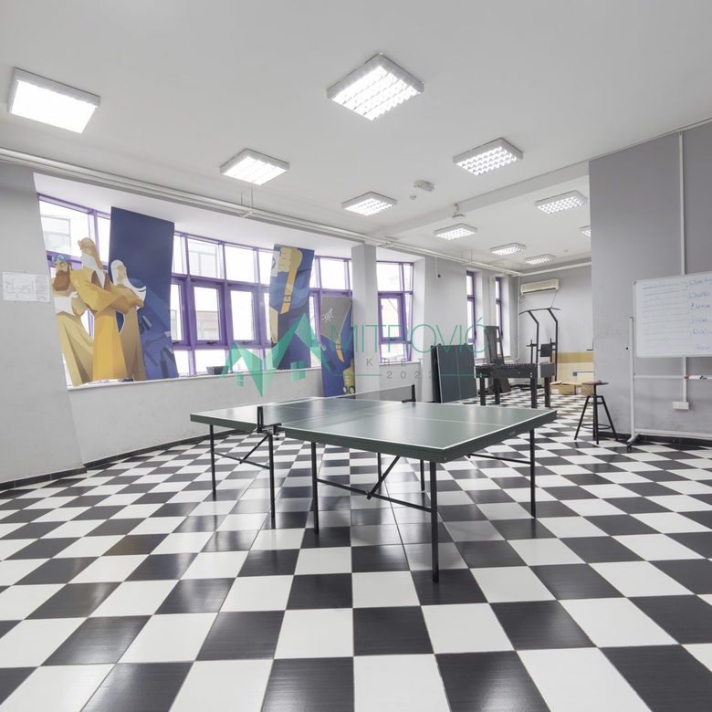 Lokal na prodaju, Bulevar Evrope, Novi Sad, 200m², 2.000 €