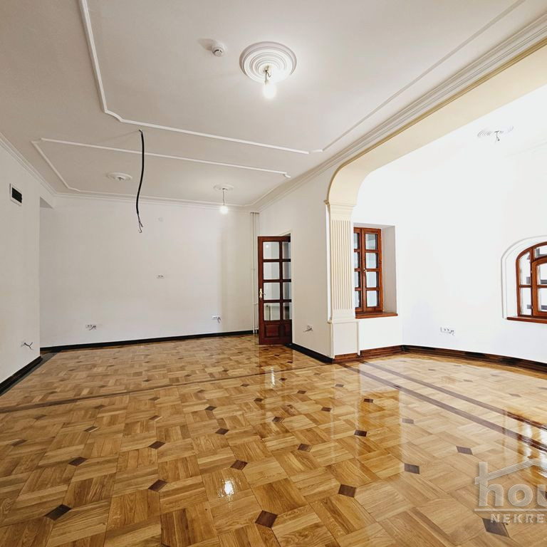 Kuća za izdavanje, Adamovićevo Naselje, Novi Sad, 950m², 7.000 €/mes