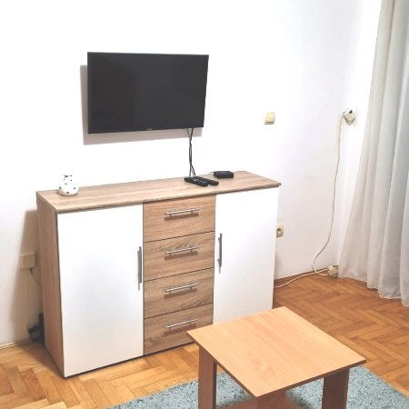 Stan Izdavanje Novi Sad  24 m2