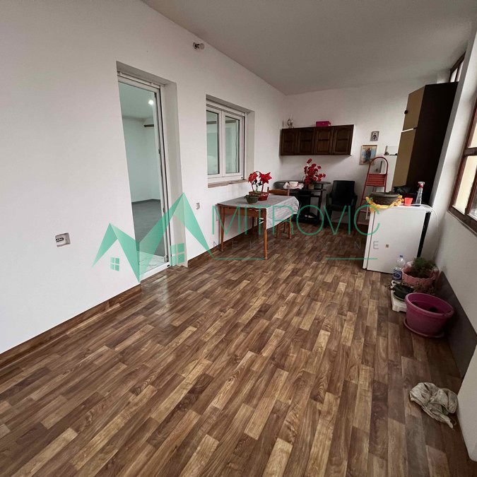 Lokal na prodaju, Adice, Novi Sad, 126m², 400 €