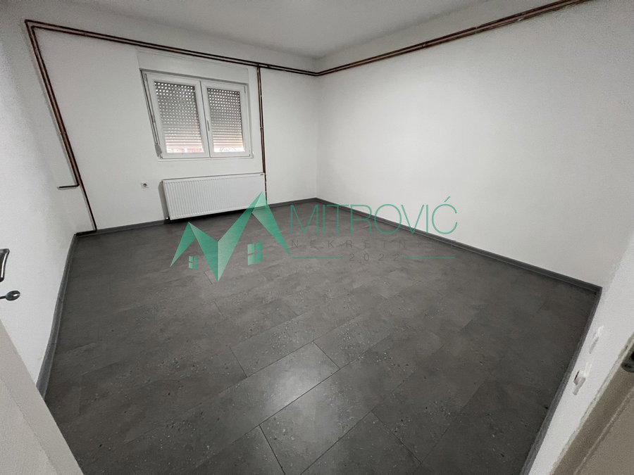 Lokal na prodaju, Adice, Novi Sad, 126m², 400 €