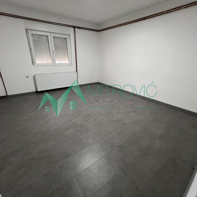 Lokal na prodaju, Adice, Novi Sad, 126m², 400 €
