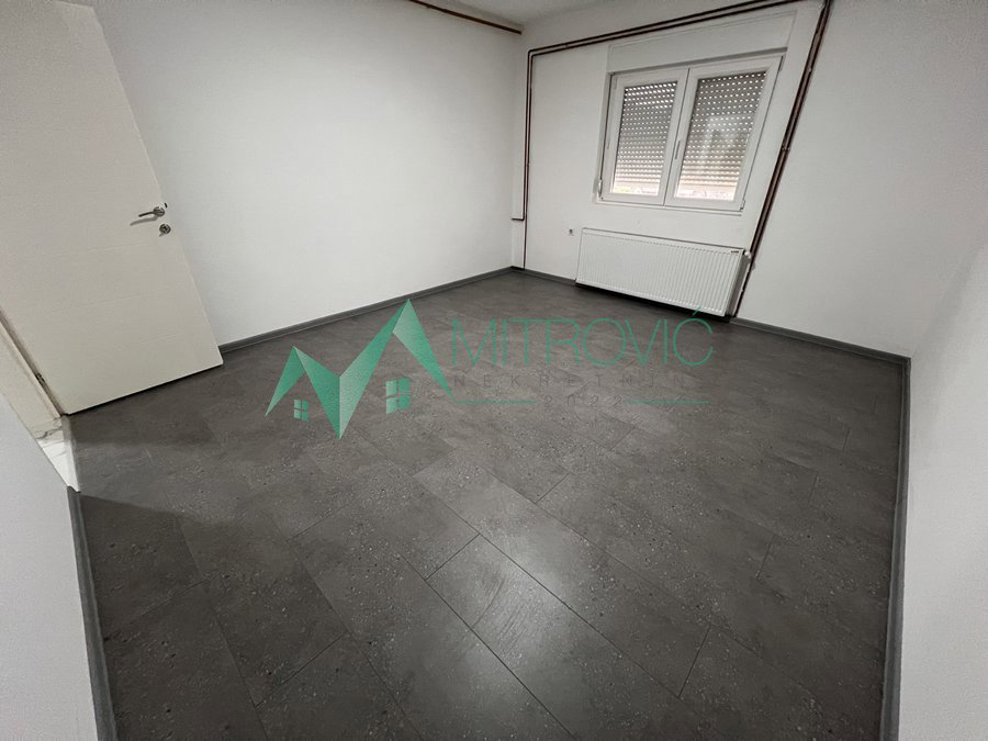 Lokal na prodaju, Adice, Novi Sad, 126m², 400 €