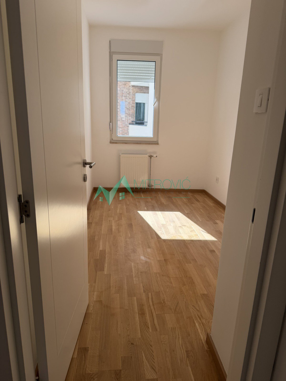 izdavanje-avijatiCarsko-naselje-9101968-bm0bi Trosoban stan na prodaju, Avijatičarsko Naselje, Novi Sad, 63m², 450 €