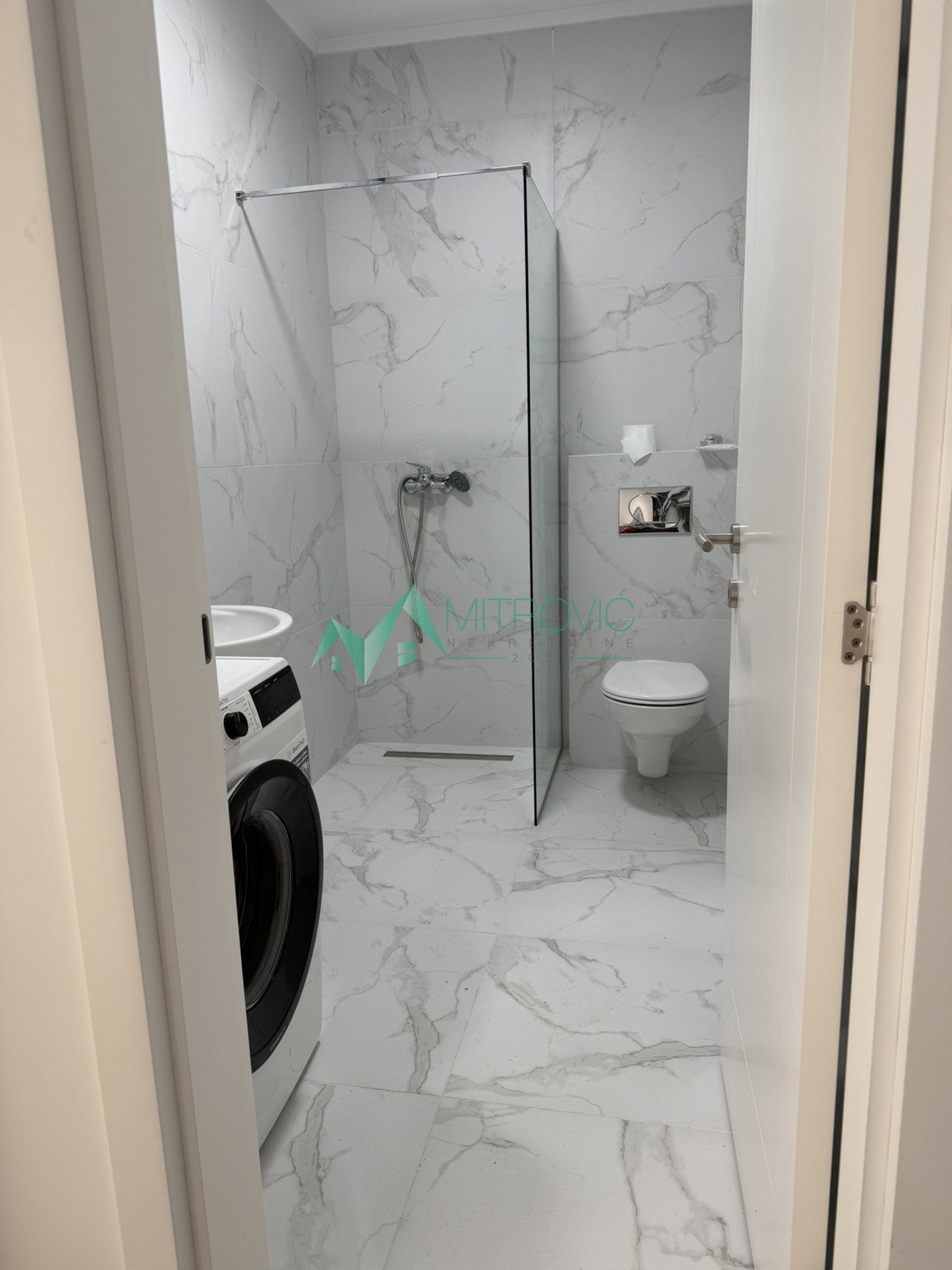 izdavanje-avijatiCarsko-naselje-9101968-tedjb Trosoban stan na prodaju, Avijatičarsko Naselje, Novi Sad, 63m², 450 €
