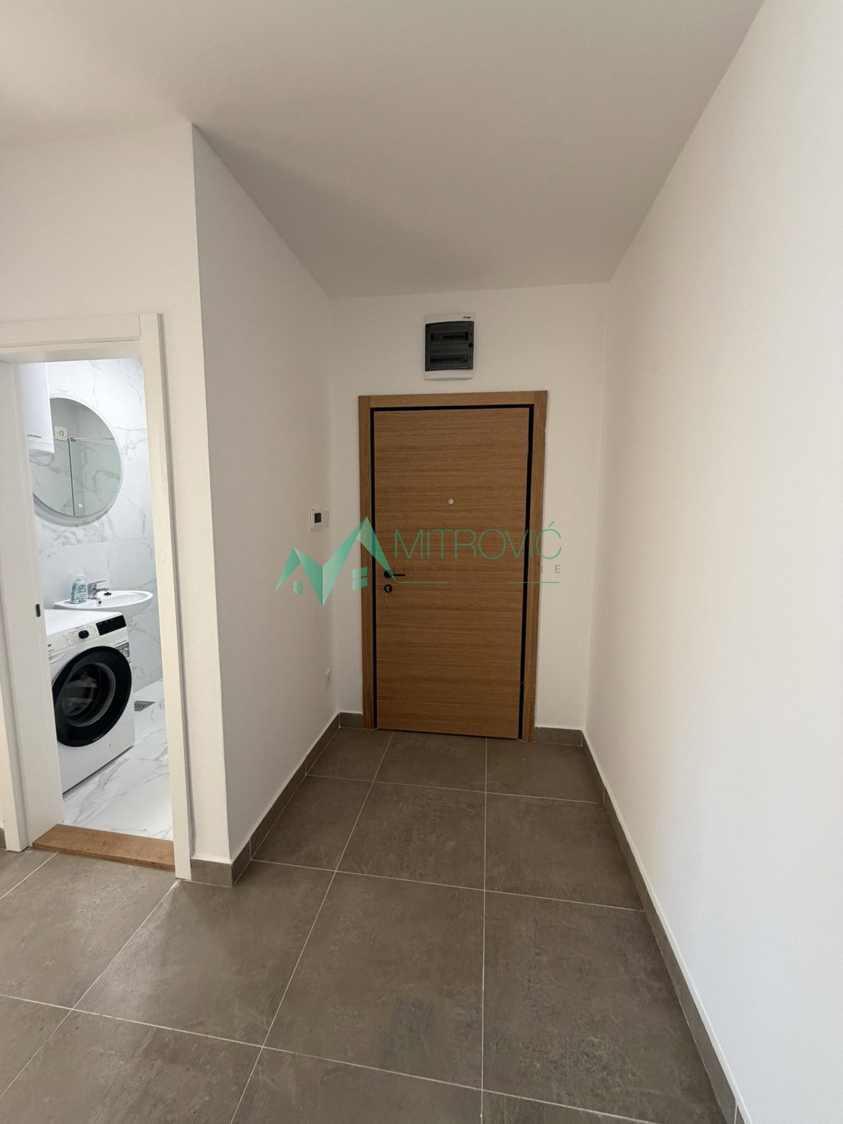 izdavanje-avijatiCarsko-naselje-9101968-zy1rl Trosoban stan na prodaju, Avijatičarsko Naselje, Novi Sad, 63m², 450 €