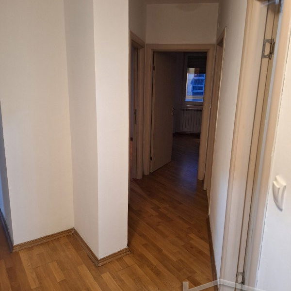 Stan Izdavanje Novi Sad  65 m2
