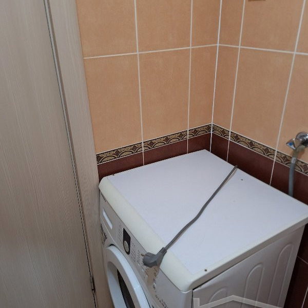 Stan Izdavanje Novi Sad  65 m2