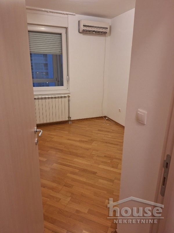 Trosoban stan za izdavanje, Bulevar Oslobođenja, Novi Sad, 65m², 500 €/mes