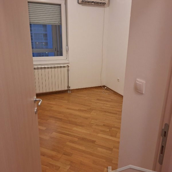 Trosoban stan za izdavanje, Bulevar Oslobođenja, Novi Sad, 65m², 500 €/mes