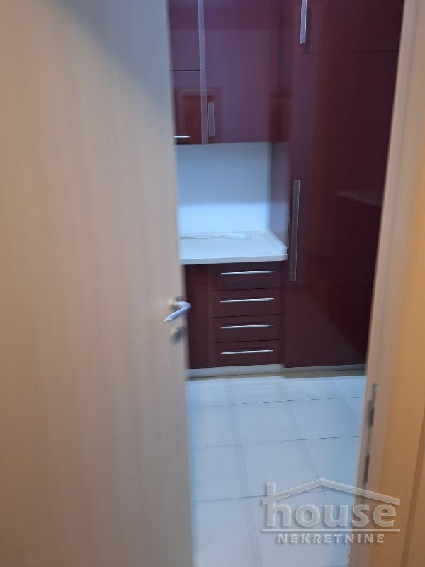 Trosoban stan za izdavanje, Bulevar Oslobođenja, Novi Sad, 65m², 500 €/mes