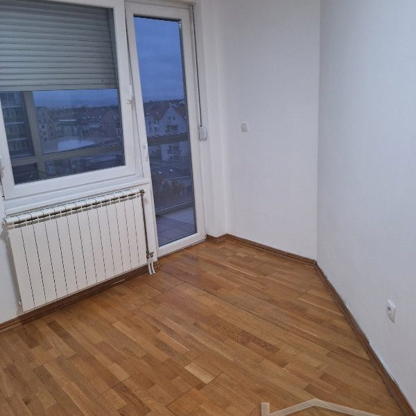 Trosoban stan za izdavanje, Bulevar Oslobođenja, Novi Sad, 65m², 500 €/mes