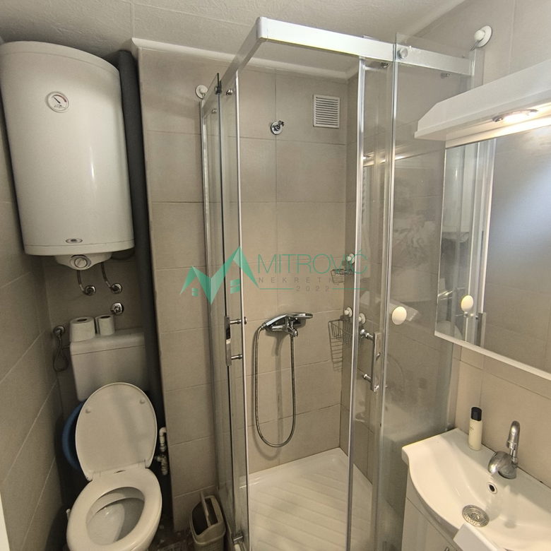 Dvosoban stan na prodaju, Bulevar Oslobođenja, Novi Sad, 48m², 450 €