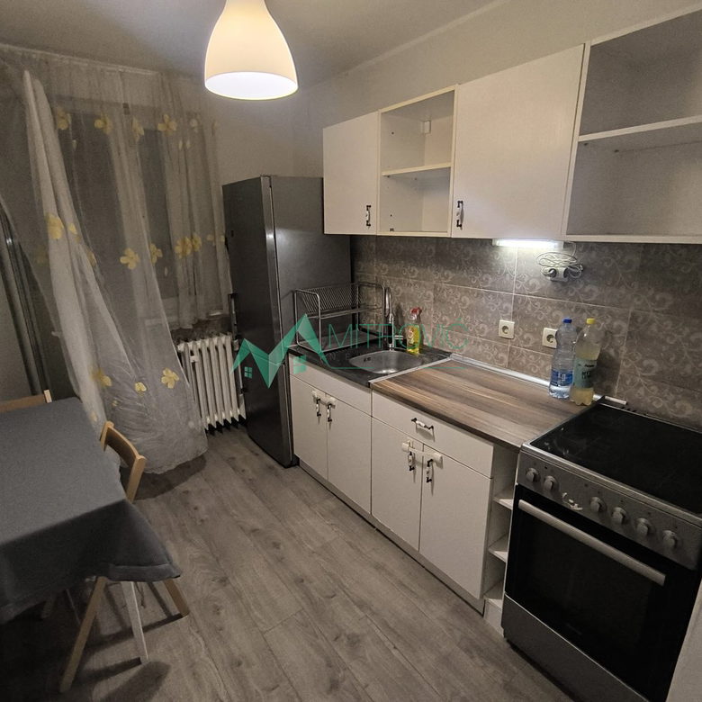 Dvosoban stan na prodaju, Bulevar Oslobođenja, Novi Sad, 48m², 450 €