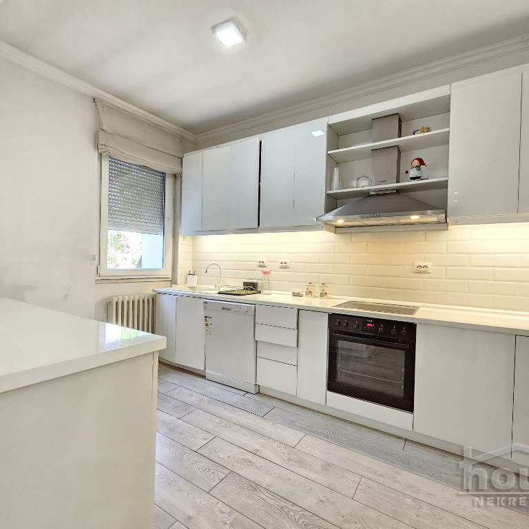 Stan Izdavanje Novi Sad  108 m2