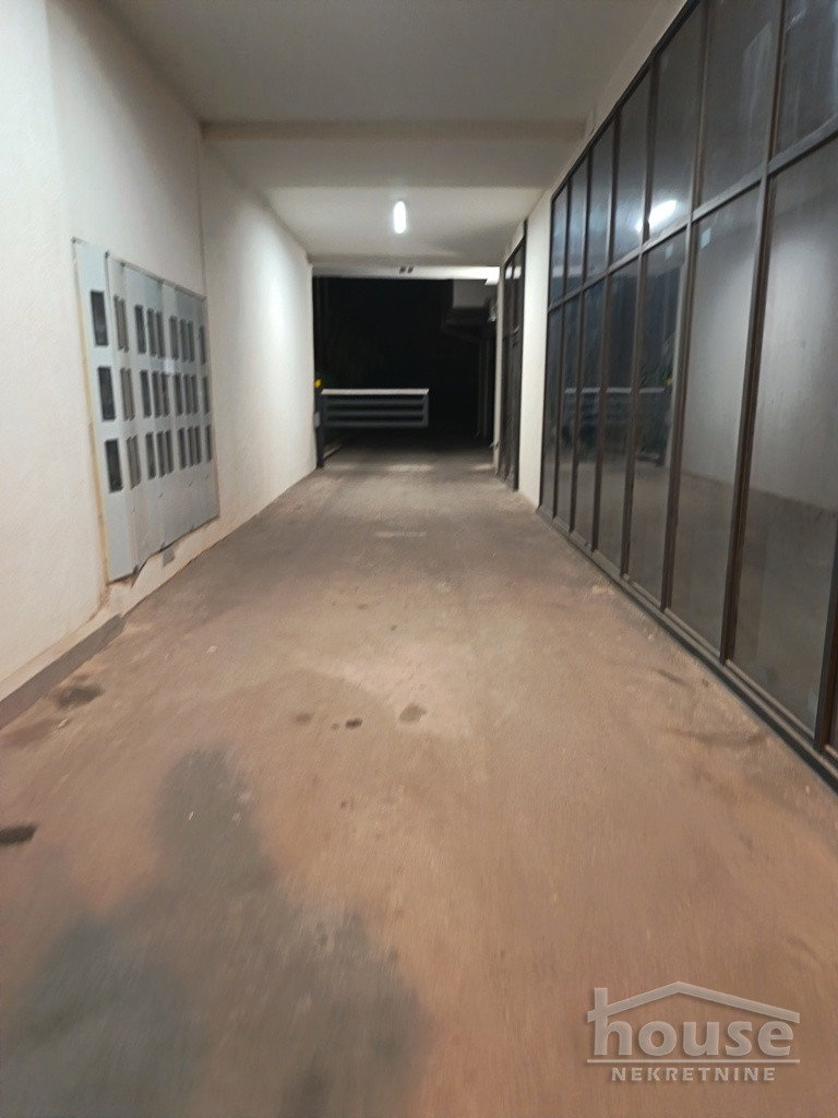 Garaža Izdavanje Novi Sad  12 m2