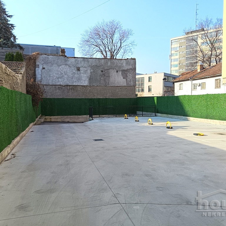 Garaža Izdavanje Novi Sad  12 m2