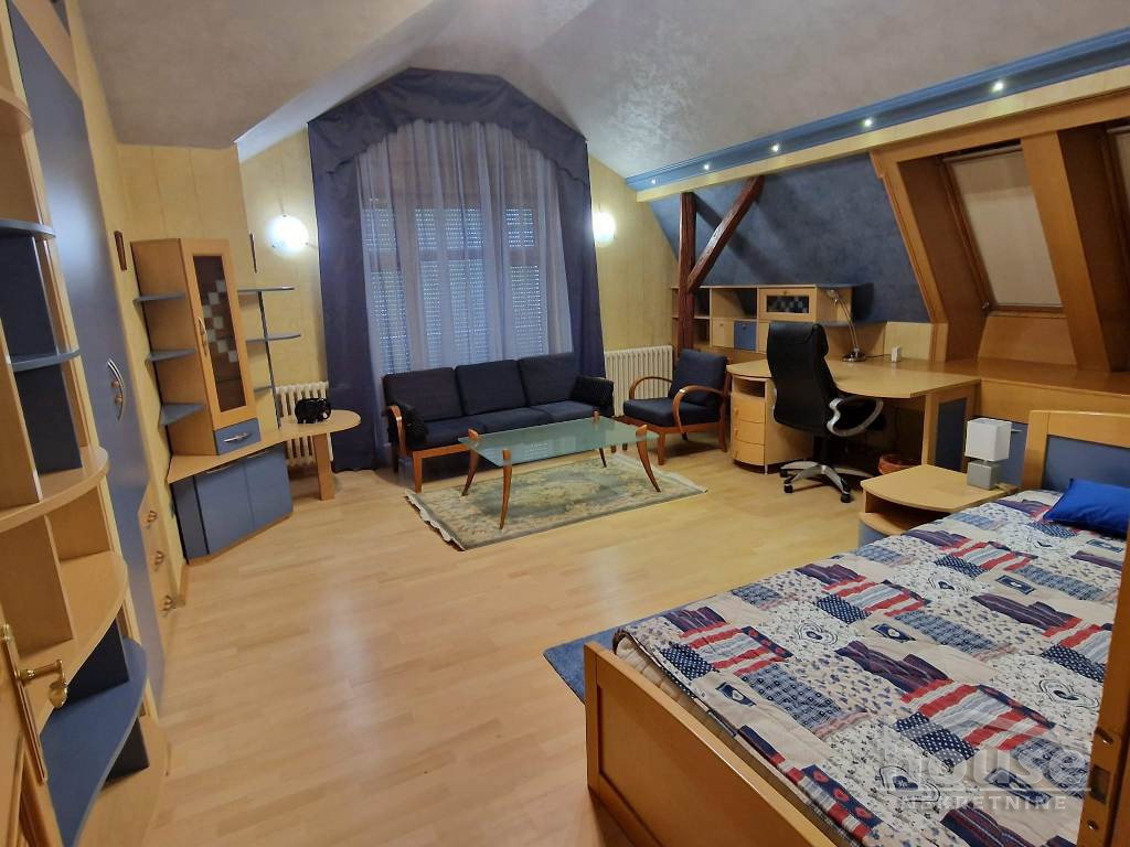 Stan Izdavanje Novi Sad  260 m2