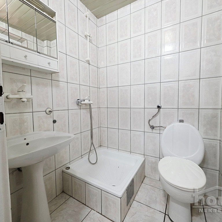 Kuća Izdavanje Novi Sad  120 m2