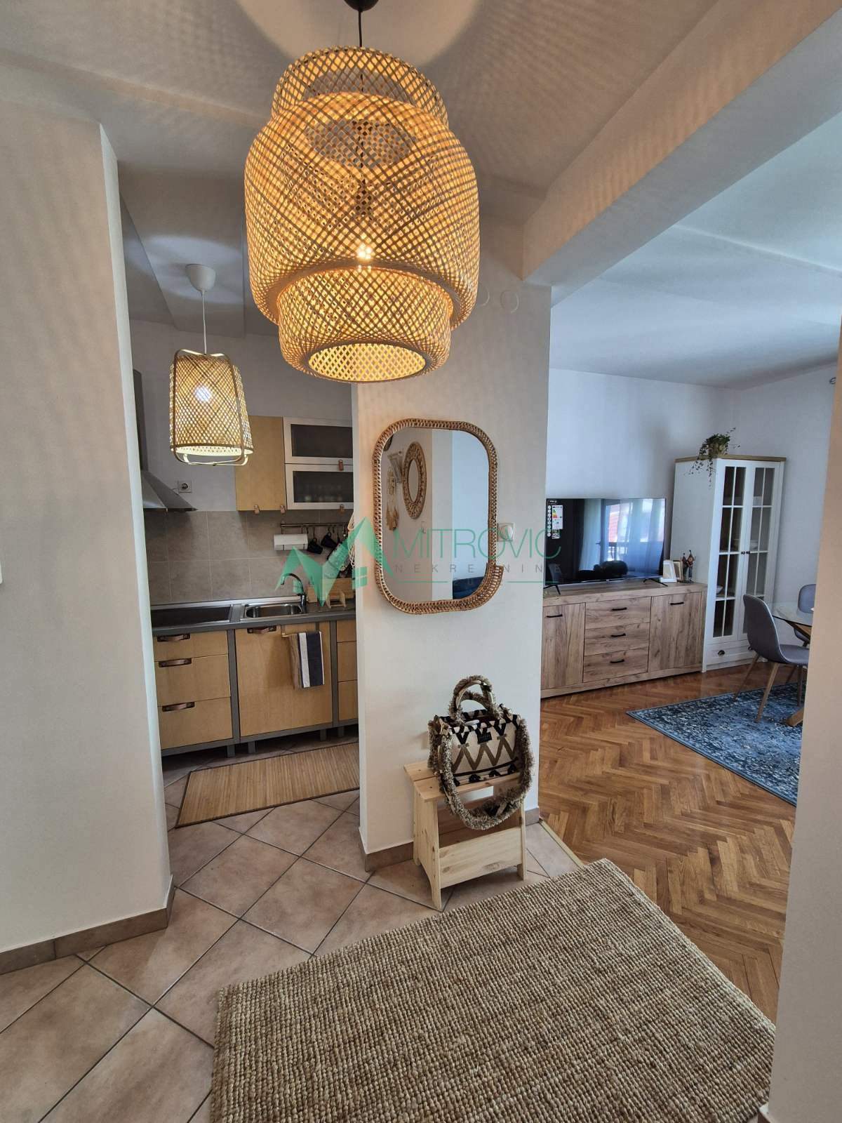 izdavanje-centar-ns-9100405-9wnrf Trosoban stan na prodaju, Centar, Novi Sad, 60m², 650 €
