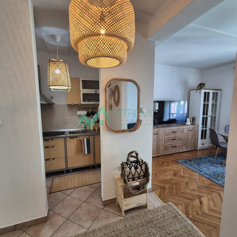 Trosoban stan na prodaju, Centar, Novi Sad, 60m², 650 €