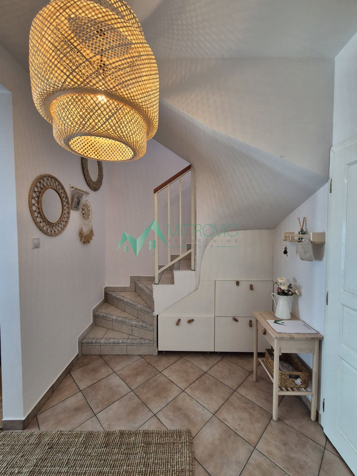 izdavanje-centar-ns-9100405-xby9p Trosoban stan na prodaju, Centar, Novi Sad, 60m², 650 €