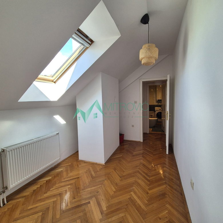 Trosoban stan na prodaju, Centar, Novi Sad, 60m², 650 €