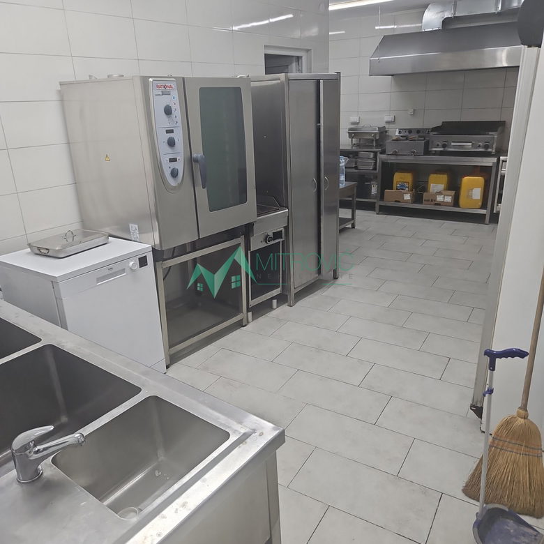 Lokal Prodaja Novi Sad  170 m2