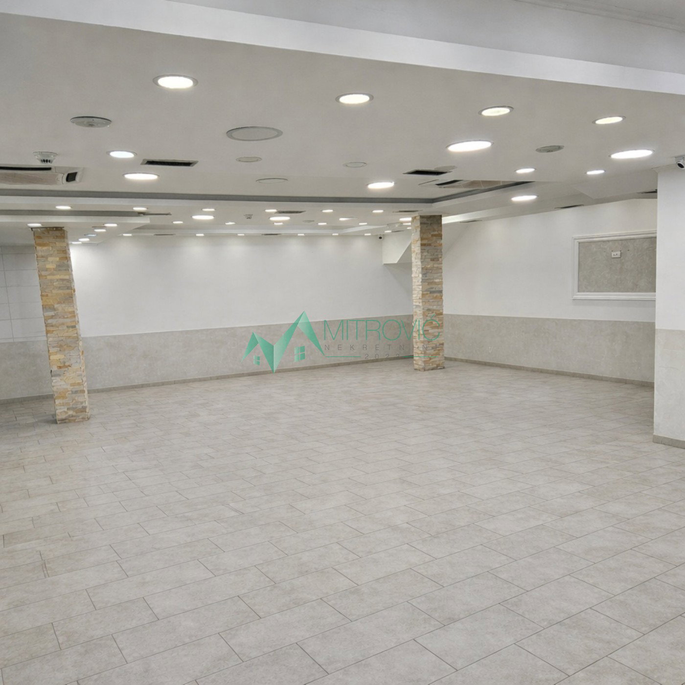 Lokal Prodaja Novi Sad  170 m2
