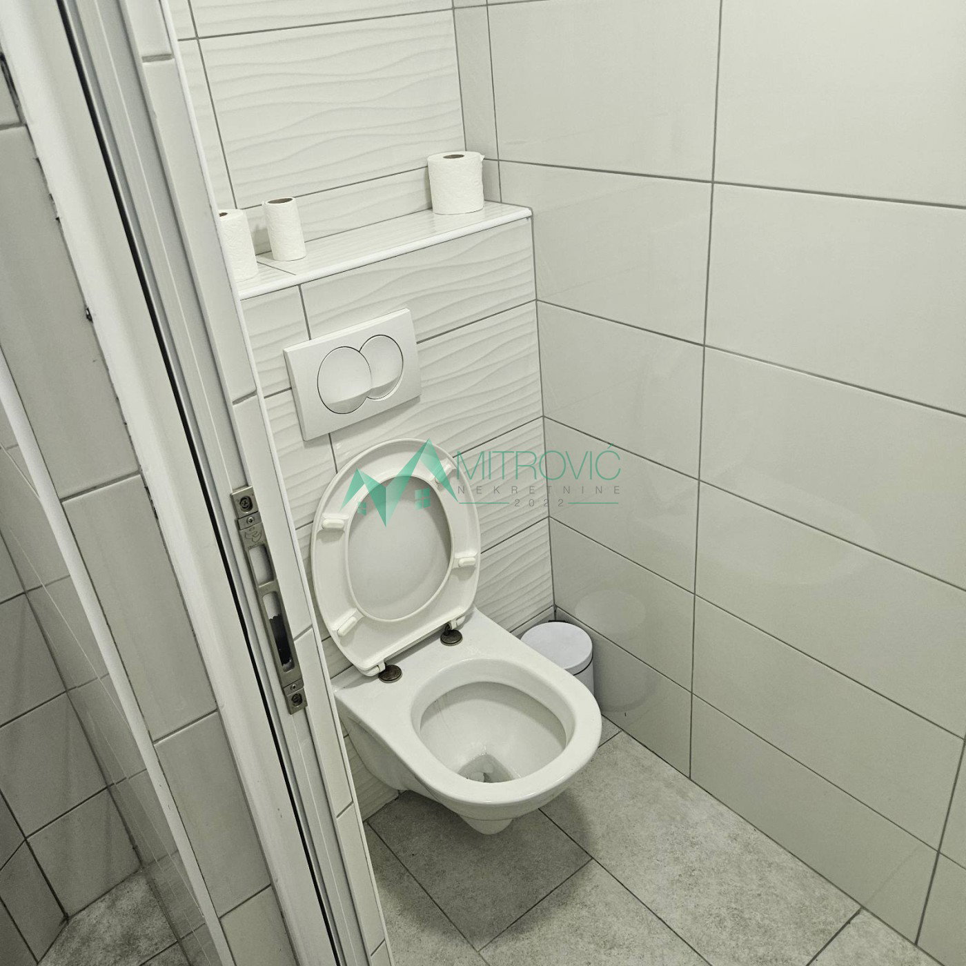 Lokal Prodaja Novi Sad  170 m2