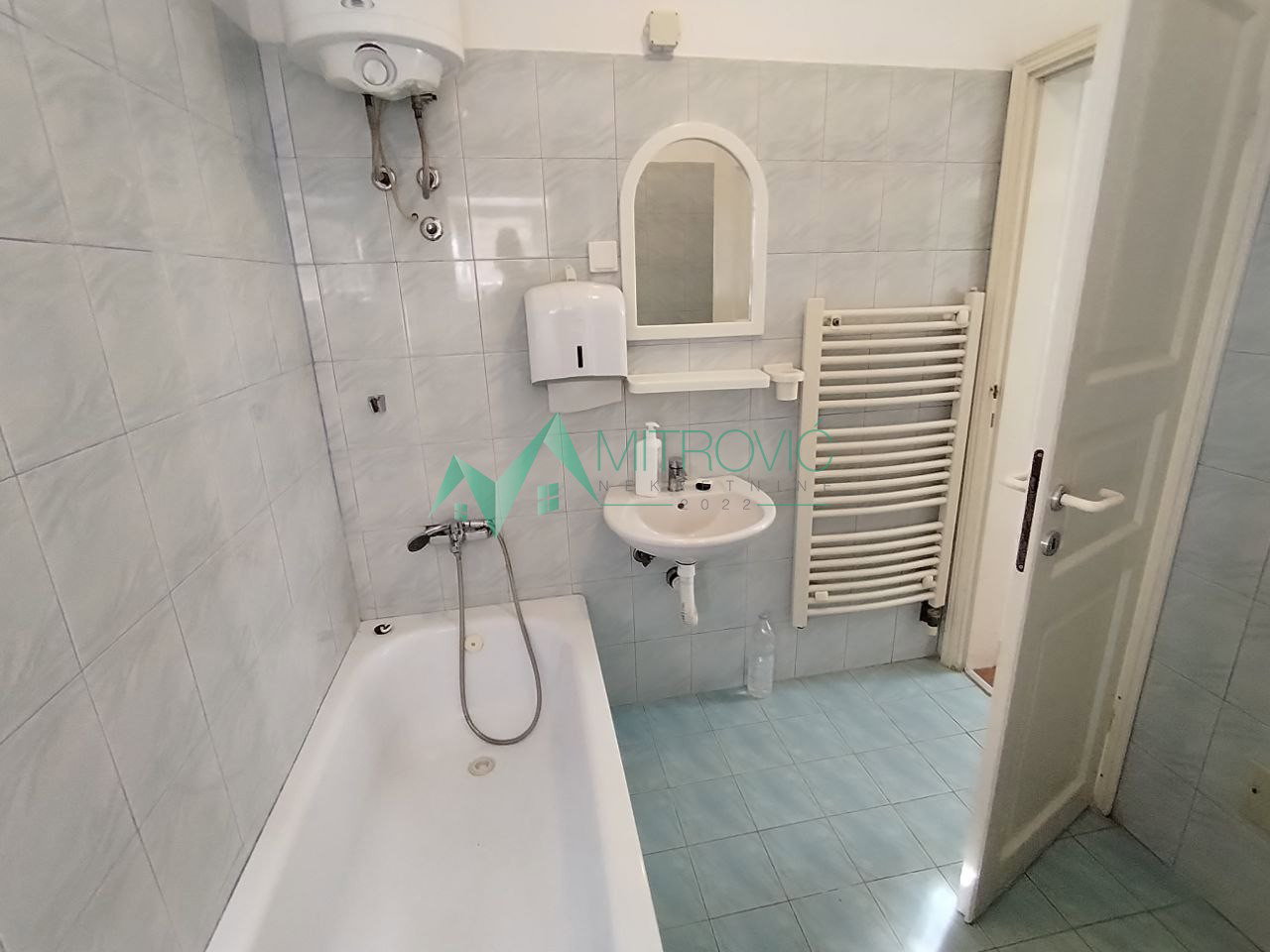 Lokal na prodaju, Grbavica, Novi Sad, 46m², 500 €