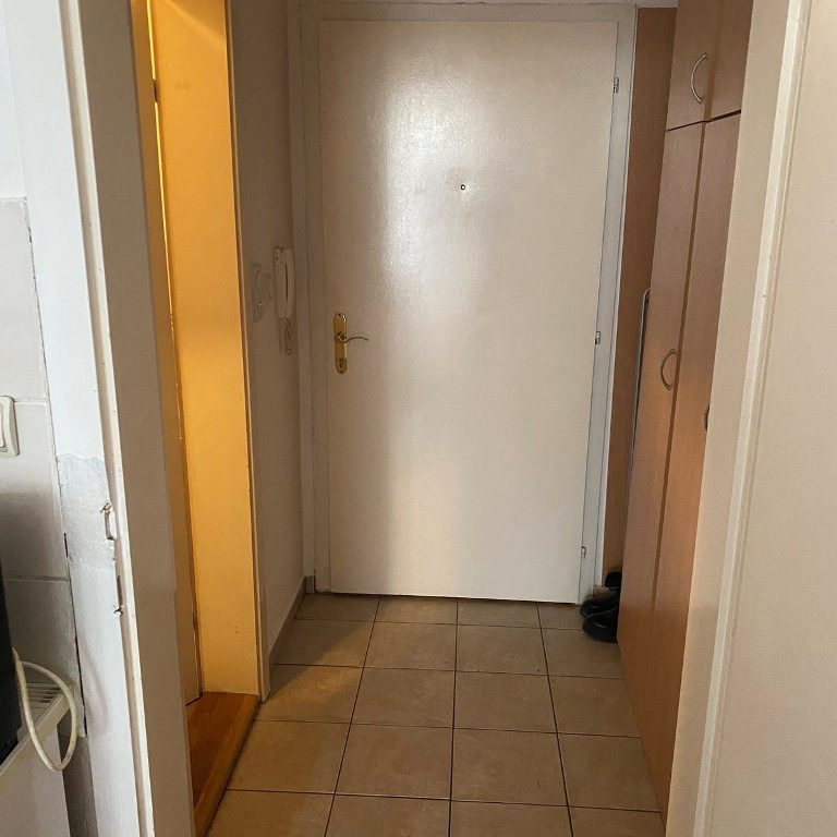 Stan Izdavanje Novi Sad  24 m2