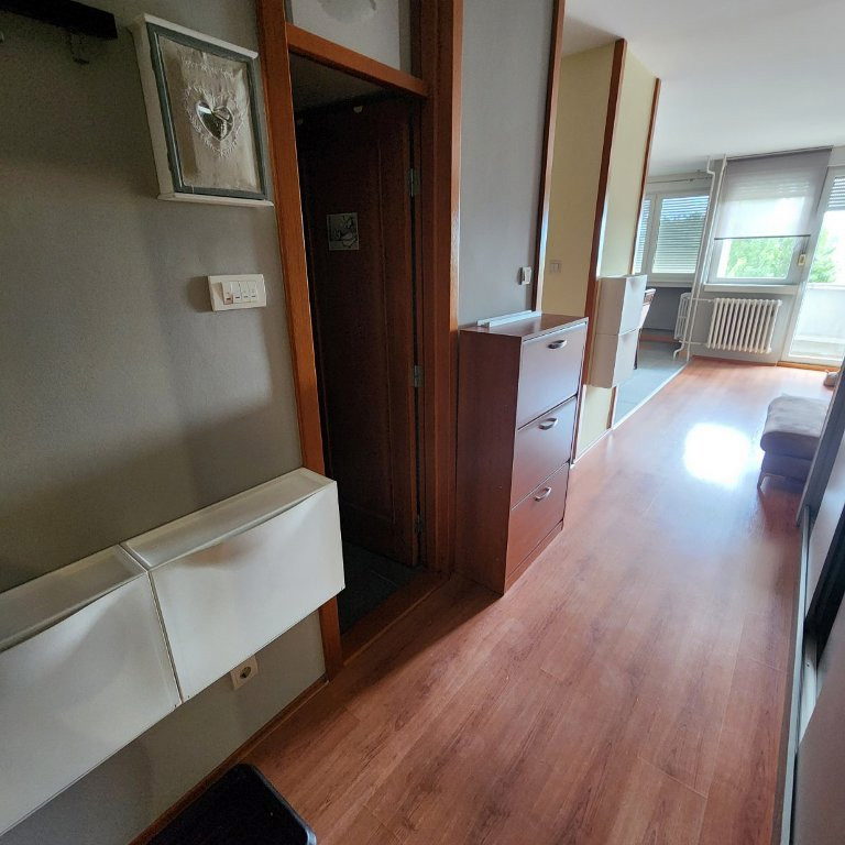 Stan Izdavanje Novi Sad  68 m2