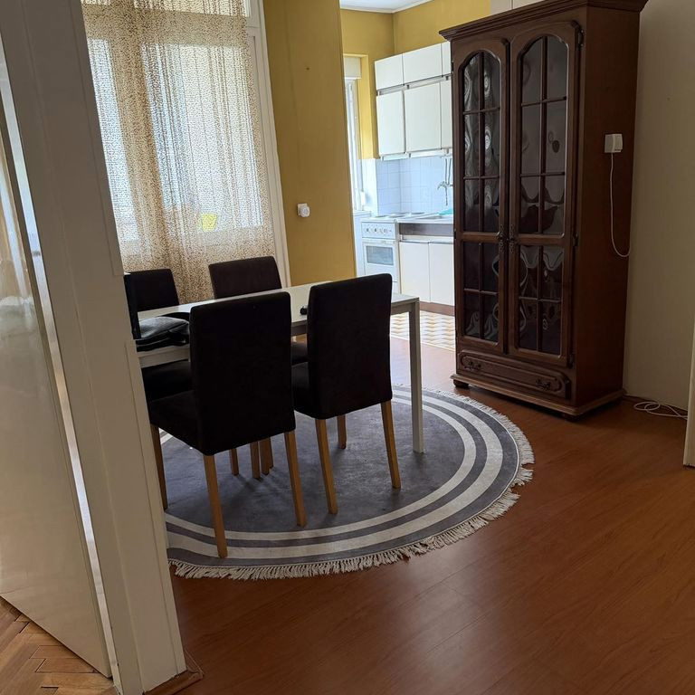 Stan Izdavanje Novi Sad  58 m2