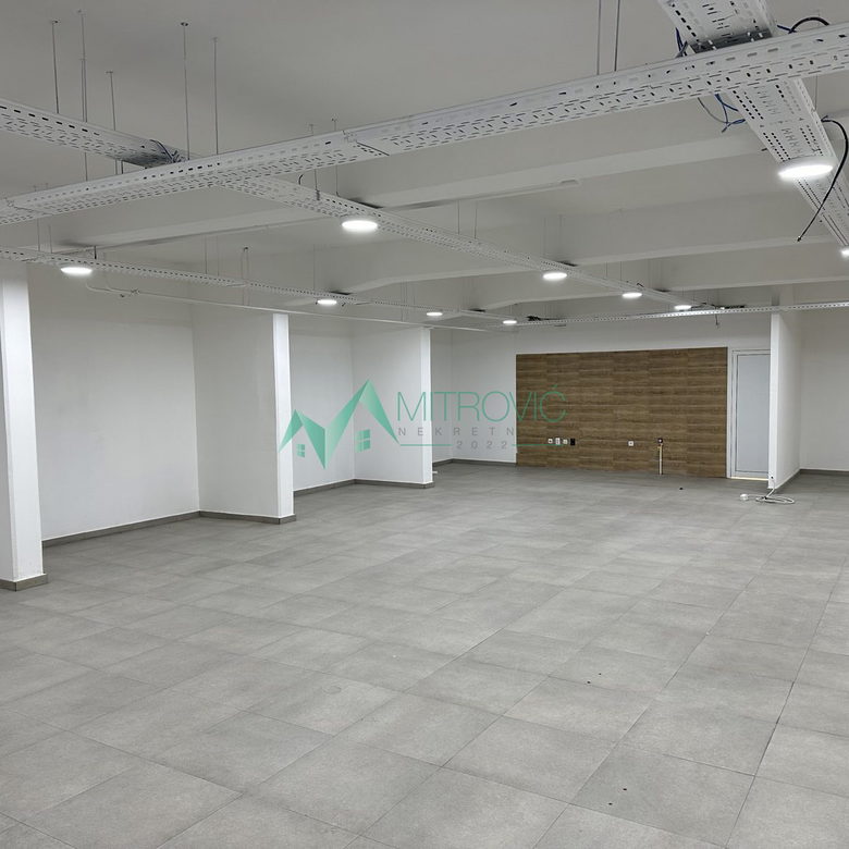 Lokal na prodaju, Sremska Kamenica, Novi Sad, 701m², 4.000 €